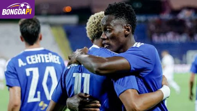 Tình thế trận Universitatea Craiova vs Levski